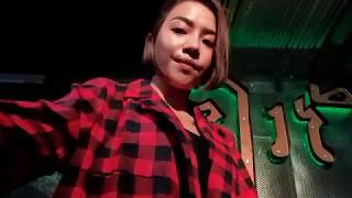 យល់ច្រឡំថាគេស្រឡាញ់យើង (Live Band)